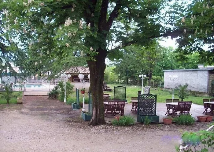 Le Parc Aux Cedres